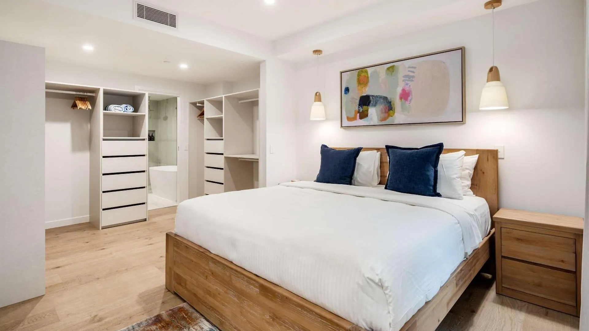 Picasso - Luxe Coastal Retreat In Mooloolaba Apartment