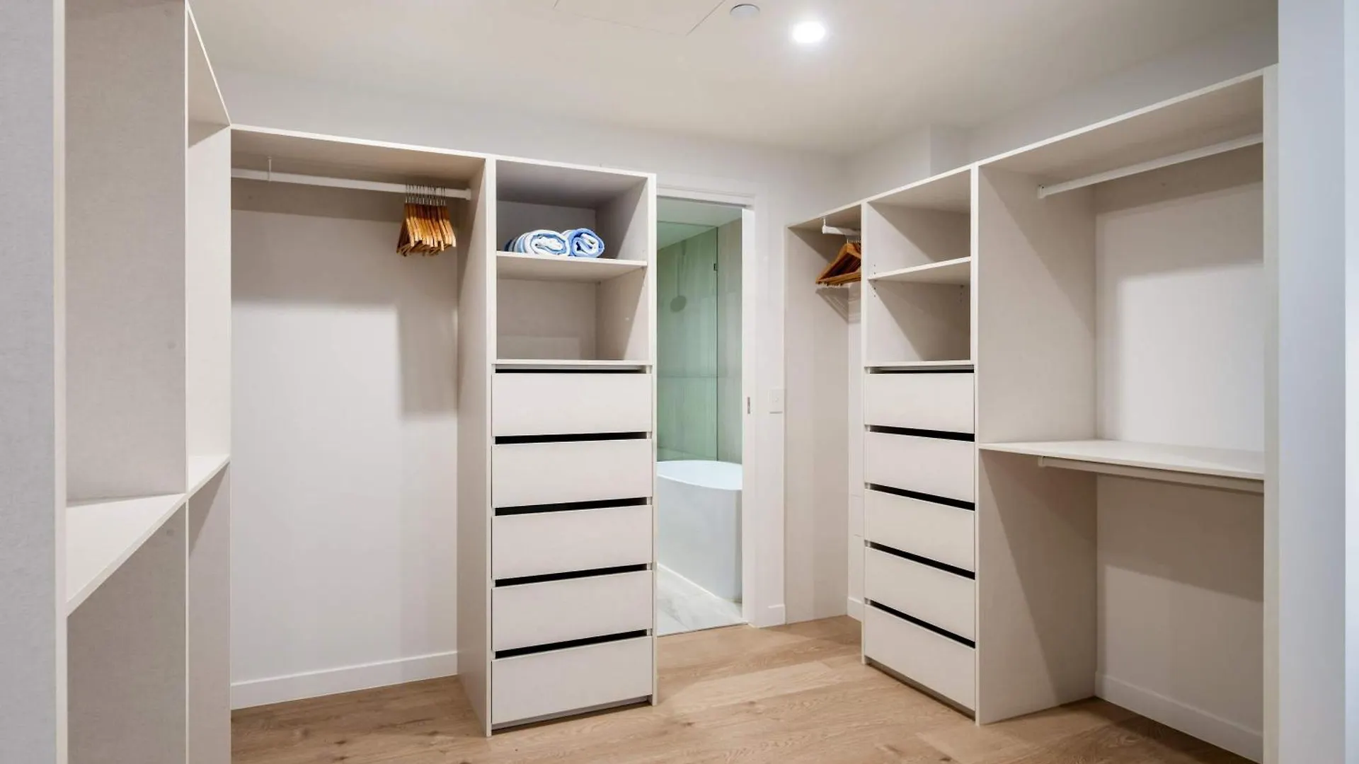 Picasso - Luxe Coastal Retreat In Mooloolaba Apartment
