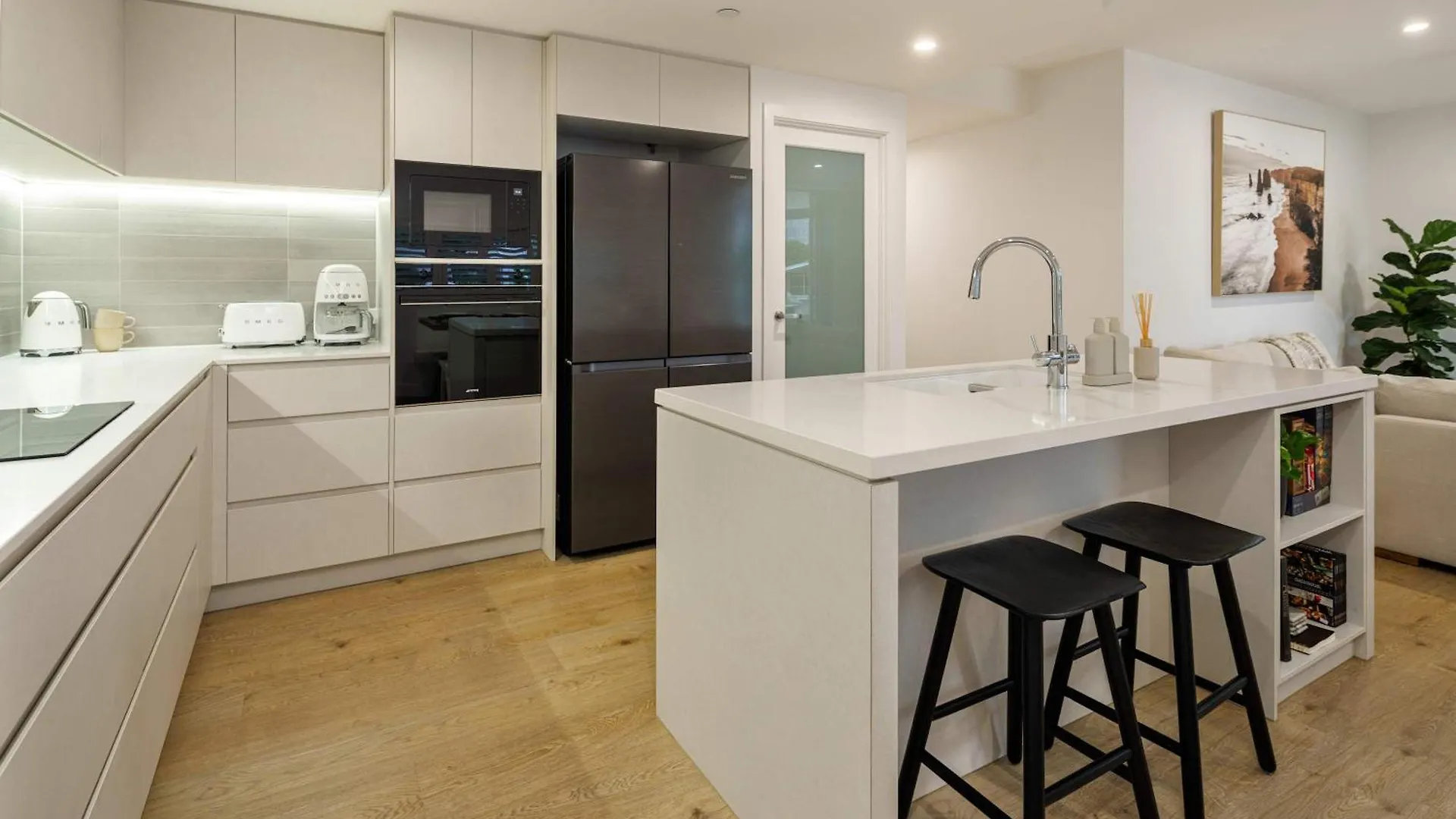 Picasso - Luxe Coastal Retreat In Mooloolaba Apartment 0*,  Australia
