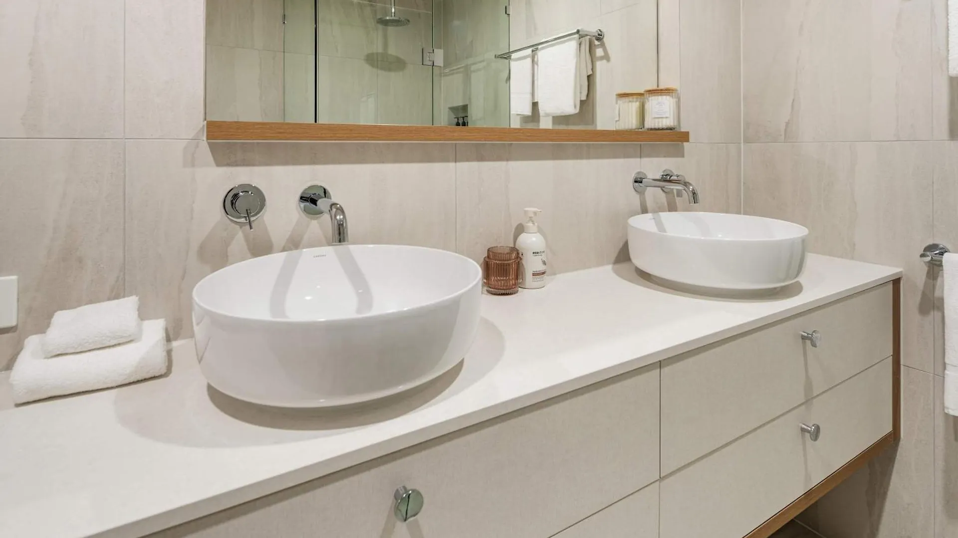 Picasso - Luxe Coastal Retreat In Mooloolaba Apartment