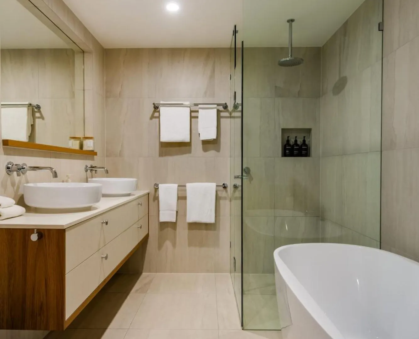 Picasso - Luxe Coastal Retreat In Mooloolaba Apartment